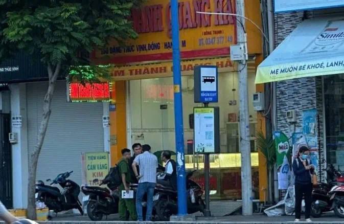 越南2男子抢劫金店后逃跑，警方：加紧追捕。-棋牌技巧-棋牌策略论坛